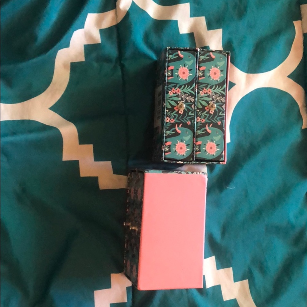 Double elephant jewelry drawers